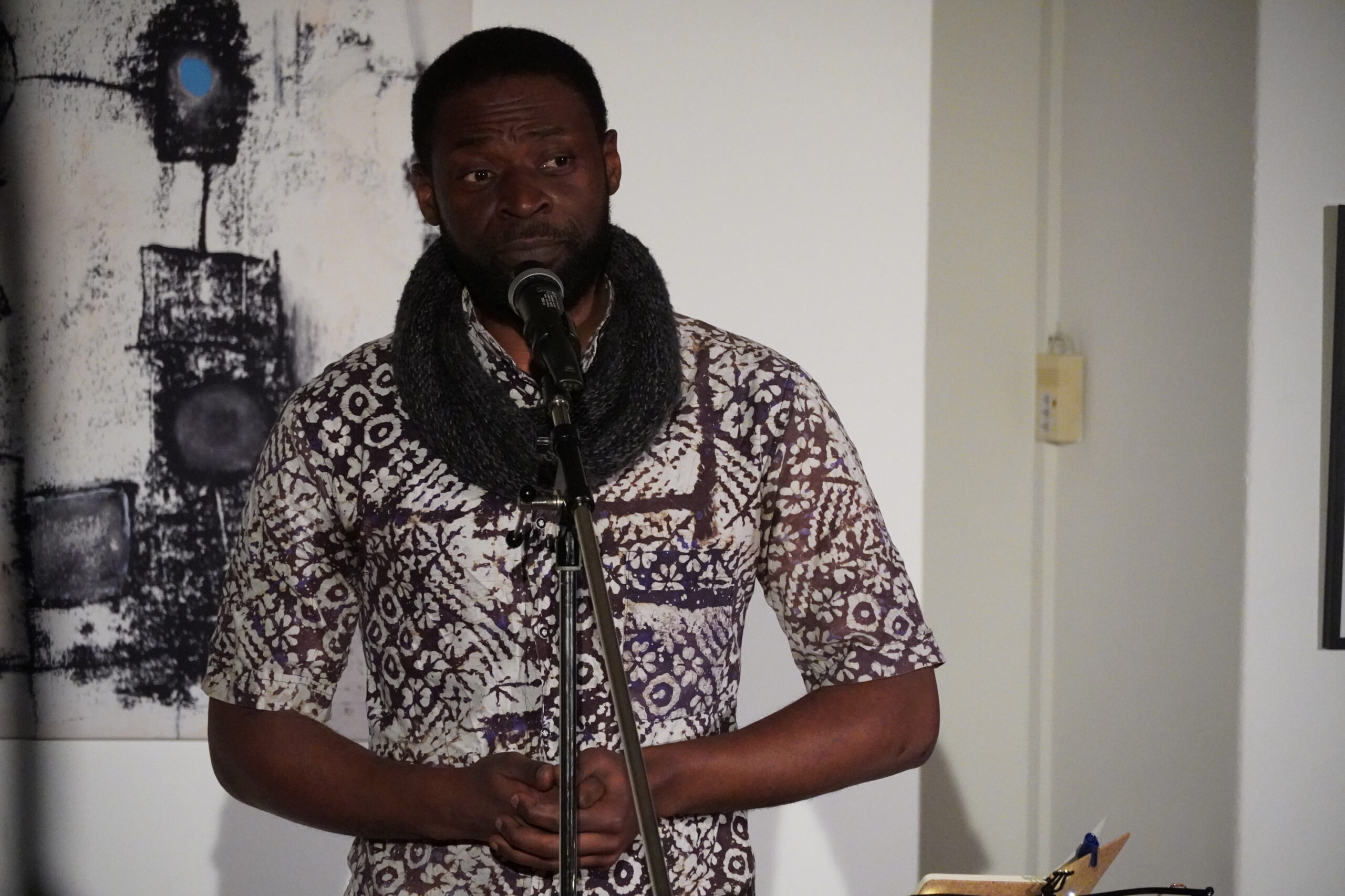 Un feu d’artifice d’histoires, de stand-up et de musique, tout droit venu de Berlin-Neukölln !